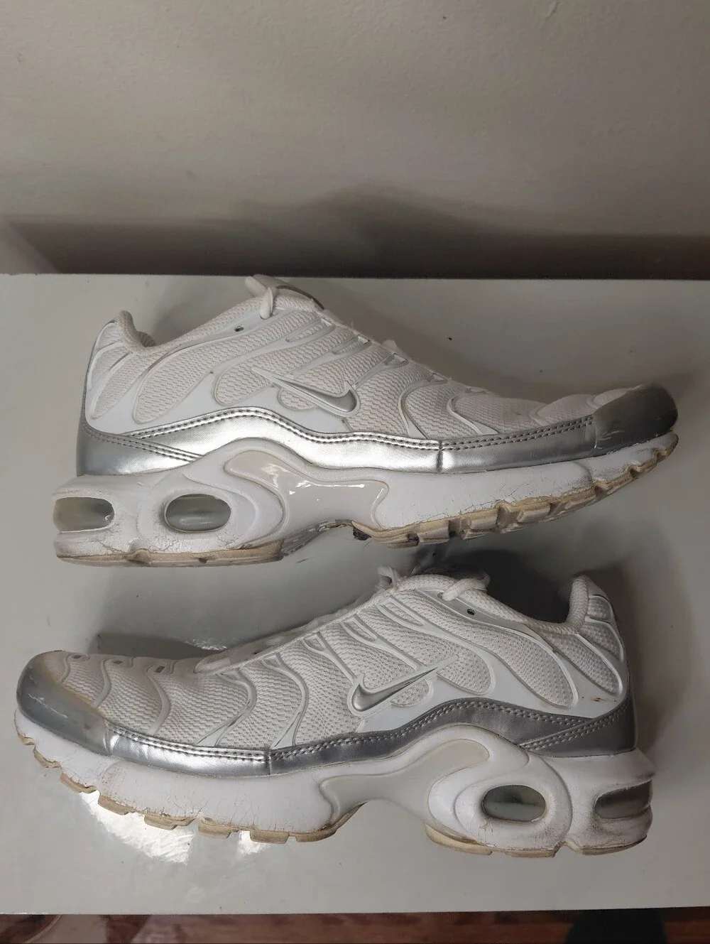 Nike Air Max Plus Kids White and Silver Mesh Sneakers Size 6